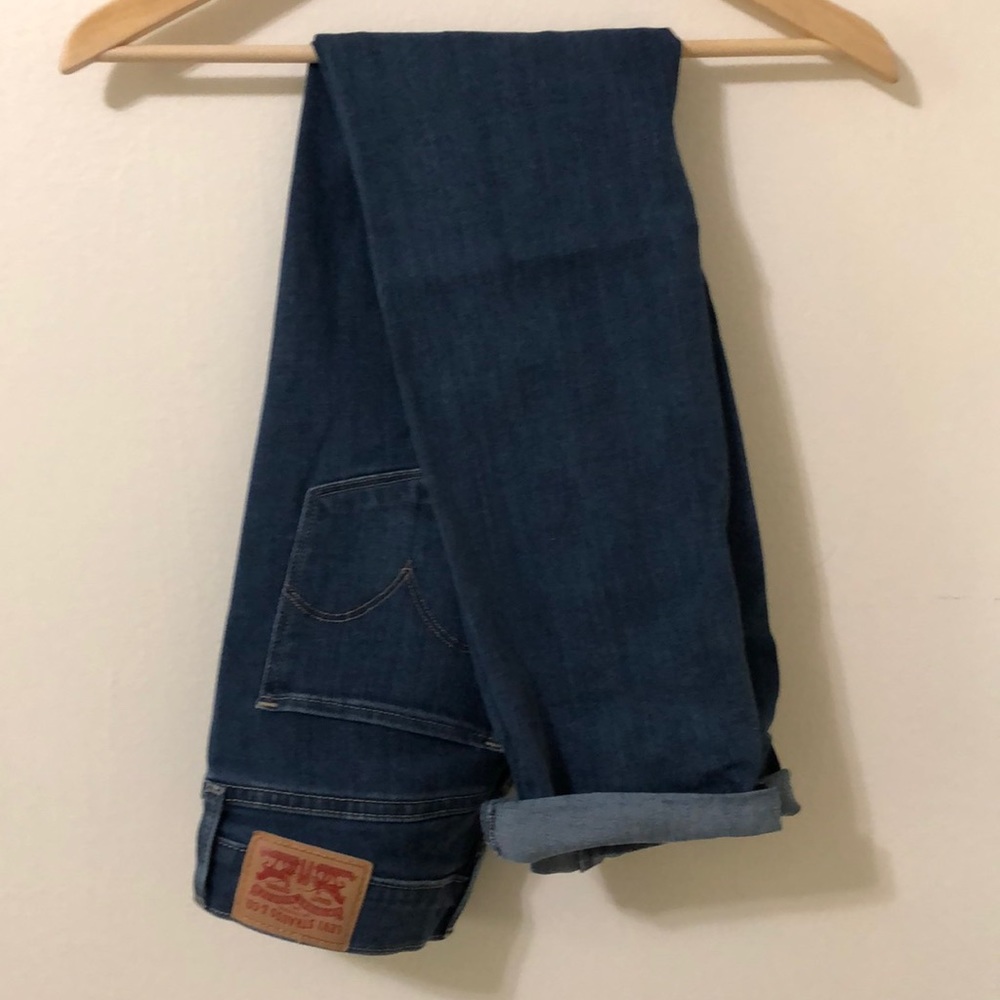 Levi’s shaping slim